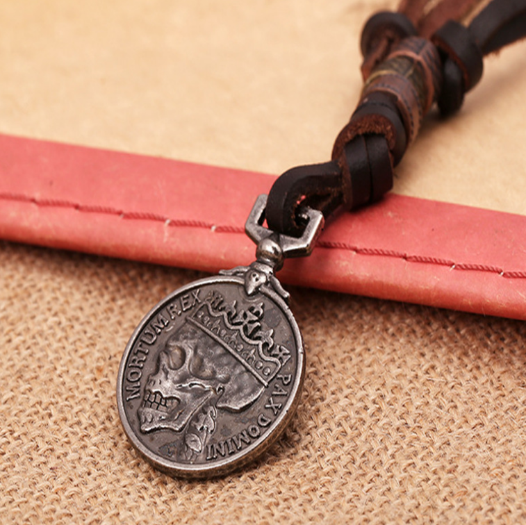 Fashionable Korean Genuine Leather Necklace with Rope