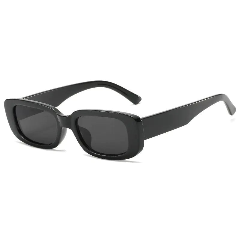 Lunettes de soleil rétro à la mode