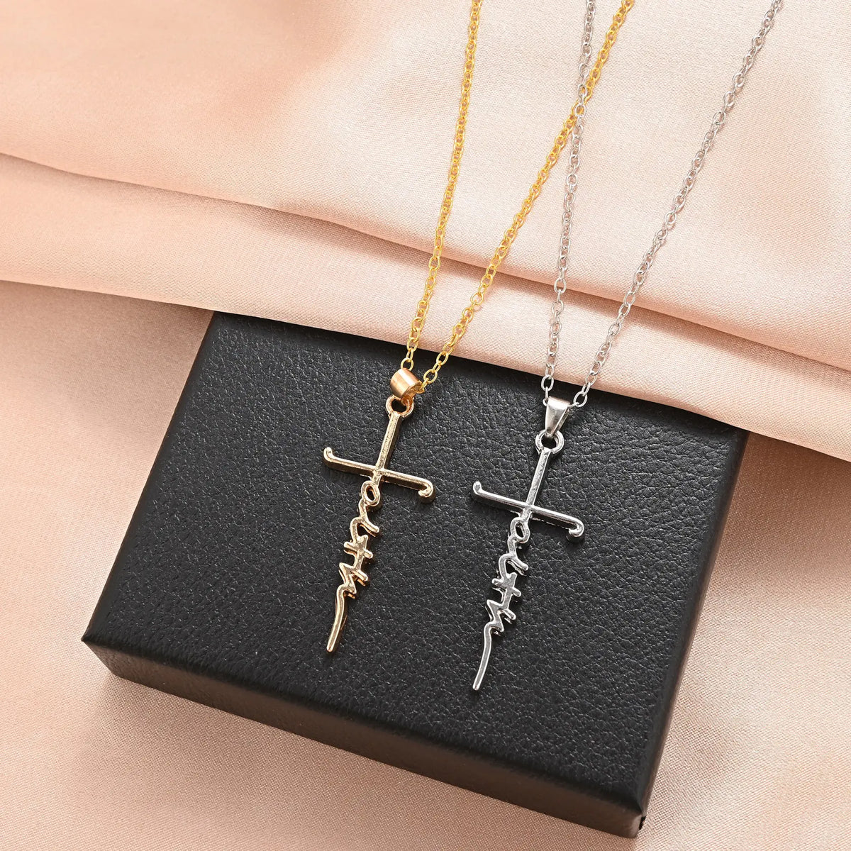 Pendentif croix Foi