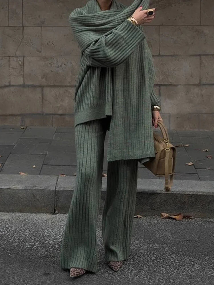 Ensemble Haut Col V, Pantalon Large et Foulard