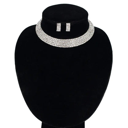 Parure ras du cou et boucles d'oreilles de luxe en cristal