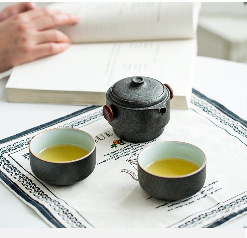 Service à thé de voyage en céramique noire avec théière et tasses