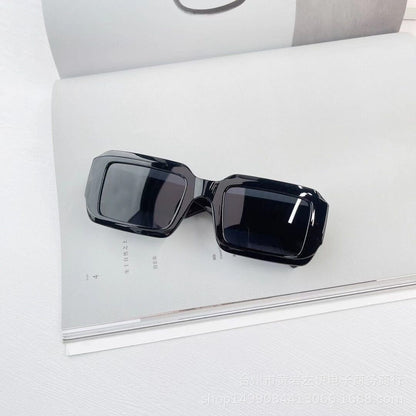 Lunettes de soleil carrées tendance 2023 pour couples