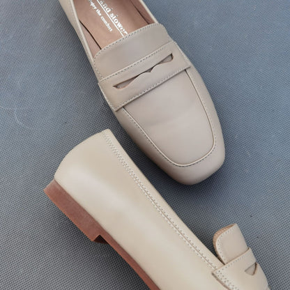 European Style Low-Heel Leather Women's Loafers XT-06