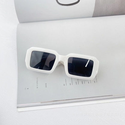 Lunettes de soleil carrées tendance 2023 pour couples