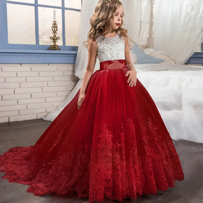 Robe de mariée assortie au bouquet de fleurs pour filles