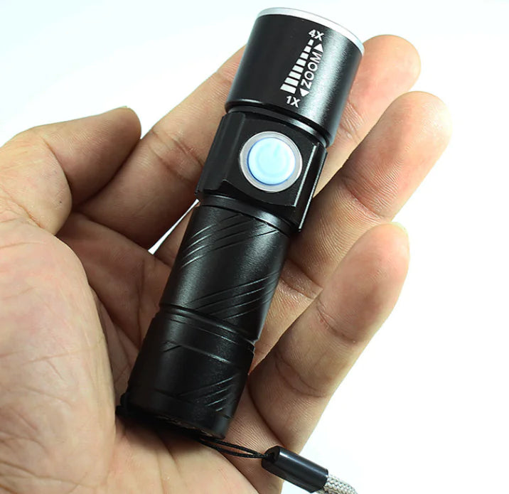 Projecteur de poche tactique à LED pour le camping en extérieur