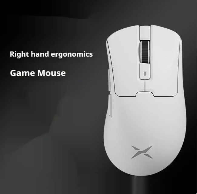 M900 Ultra-Light Wireless Esports Mouse