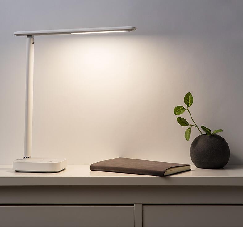 Lampe de bureau LED rechargeable pour étudiants avec protection oculaire