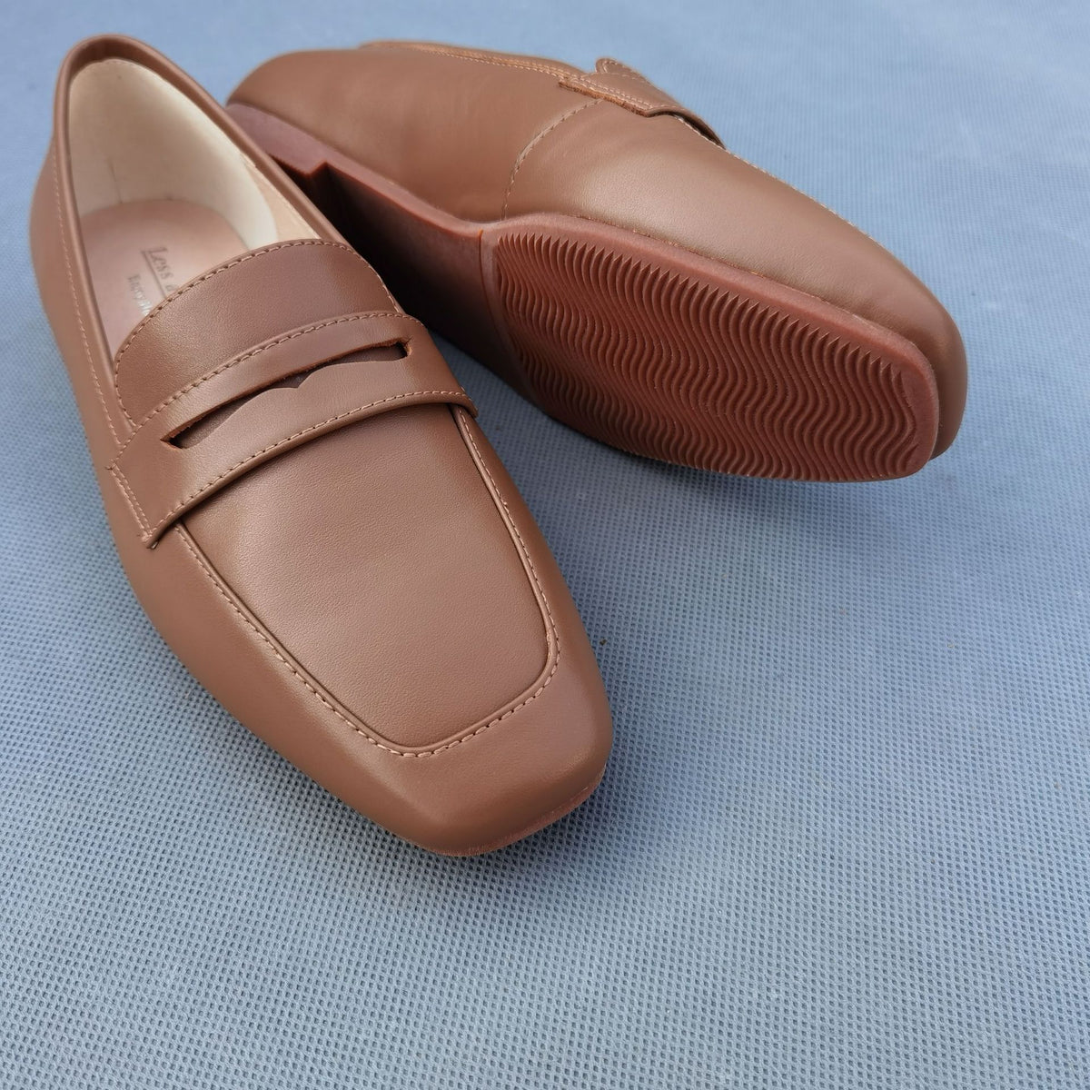 European Style Low-Heel Leather Women's Loafers XT-06